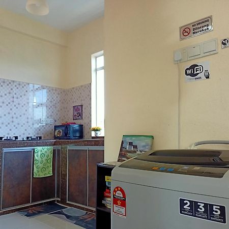 Topville Homestay Kangar Extérieur photo
