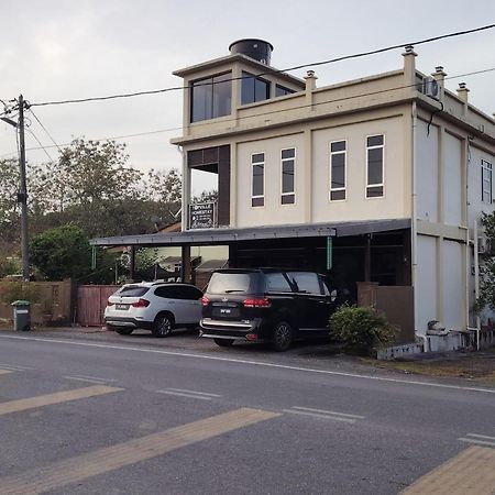 Topville Homestay Kangar Extérieur photo