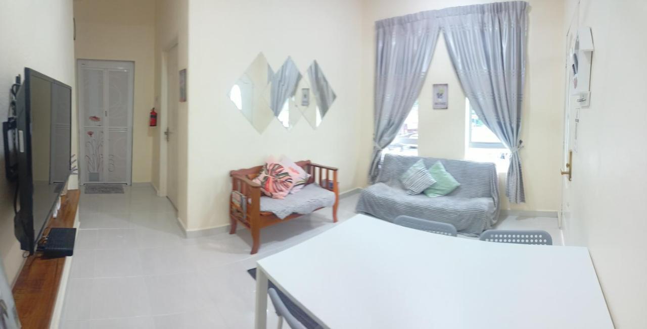 Topville Homestay Kangar Extérieur photo